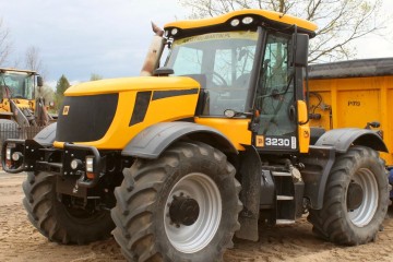 JCB | 2010 | Cummins 6,7L | 70KM/H | Manual